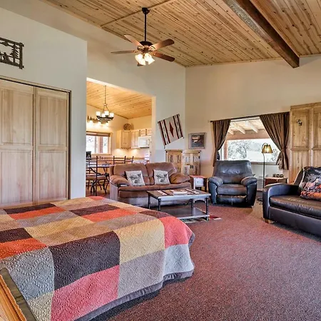 5-Acre Moab Studio with BBQ&Stunning Mtn Views